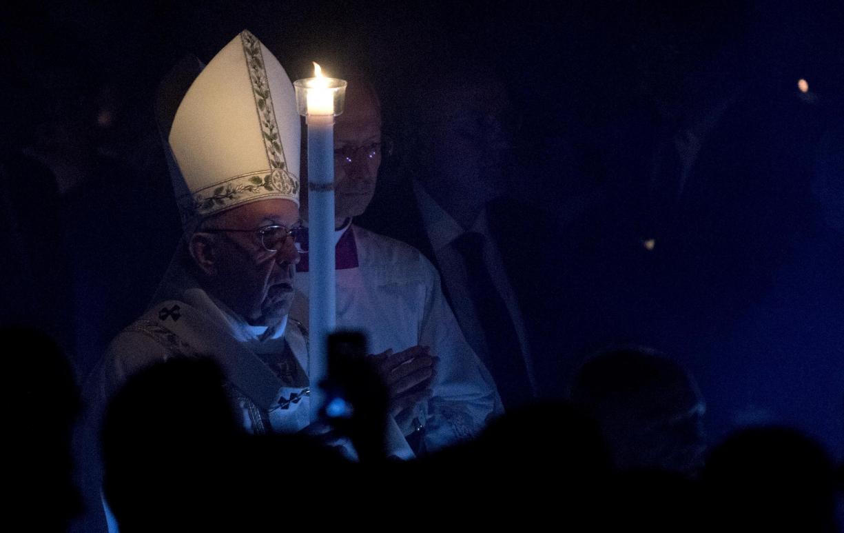 Foto Lusa, Papa Francisco, Vigília Pascal 2017