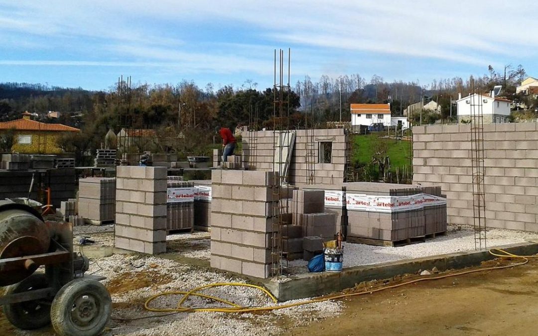 Pedrógão Grande: Bispo e Cáritas diocesana visitam pessoas e casas (re)construídas após incêndios