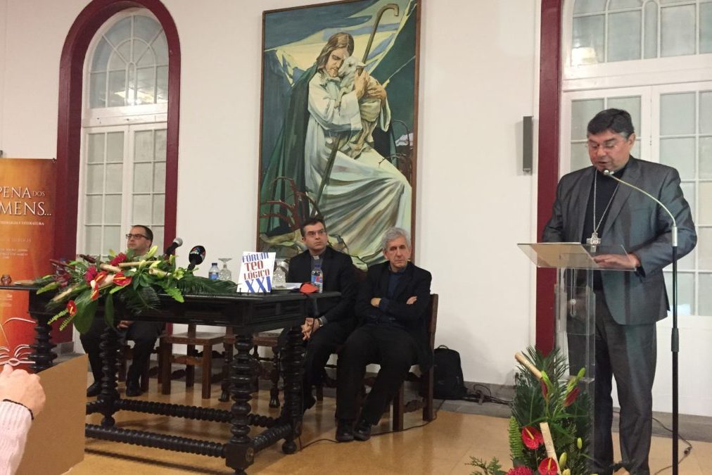 Sociedade: «É dever da Igreja discernir o que o homem lhe diz» – bispo de Angra