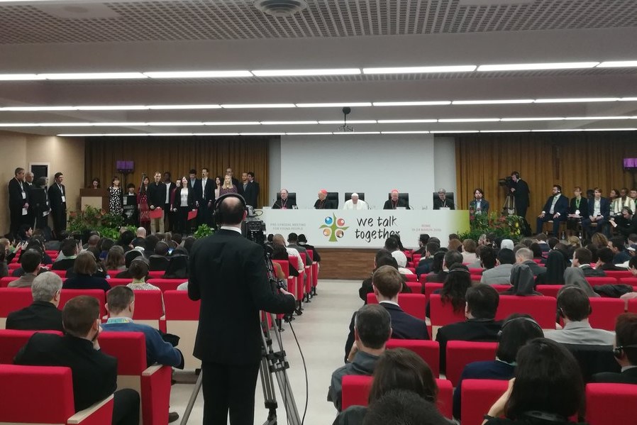 Vaticano: Papa inaugura inédita reunião pré-sinodal com jovens de todo o mundo, crentes e não-crentes