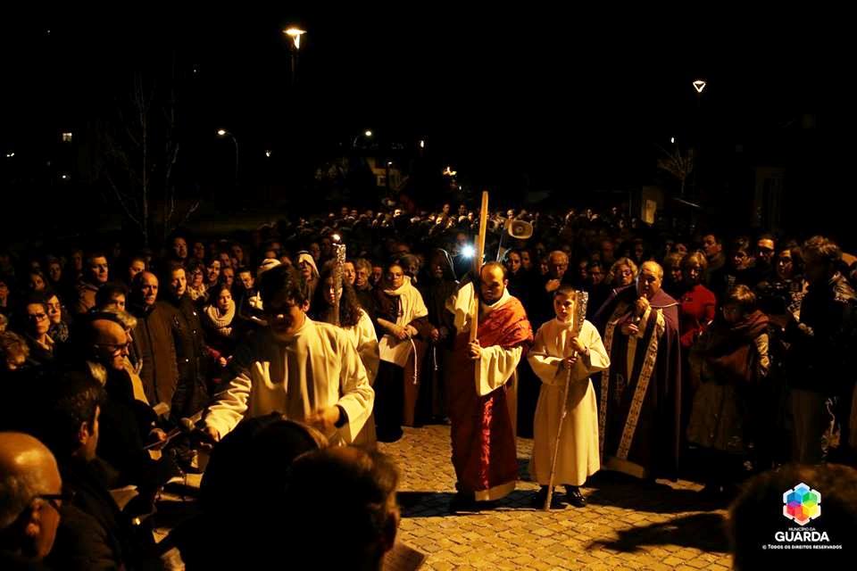 Semana Santa: Centenas de pessoas viveram Via-Sacra nas ruas da Guarda