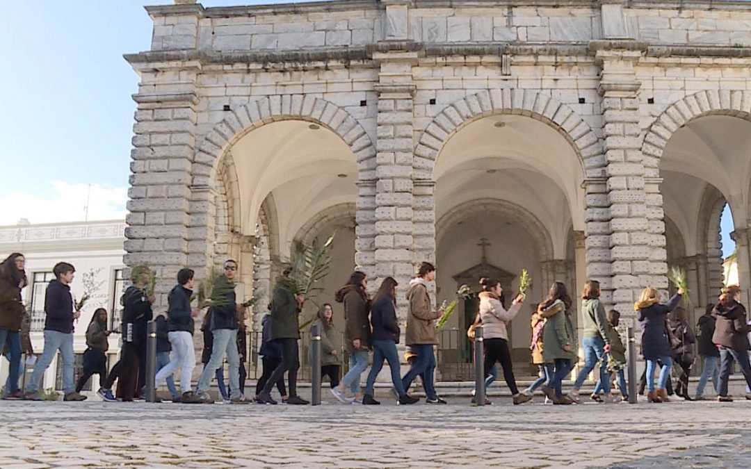 Beja: Jovens assinalaram a jornada diocesana da juventude nas ruas da cidade
