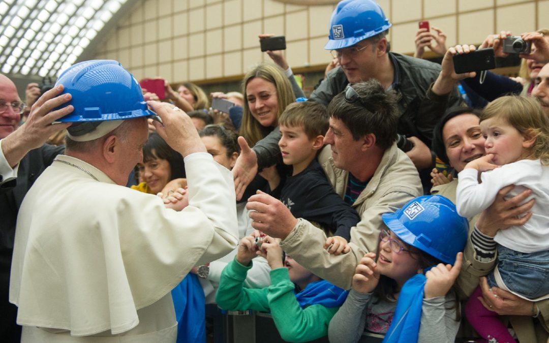 Vaticano: Papa Francisco critica políticas laborais que criam «novos excluídos»