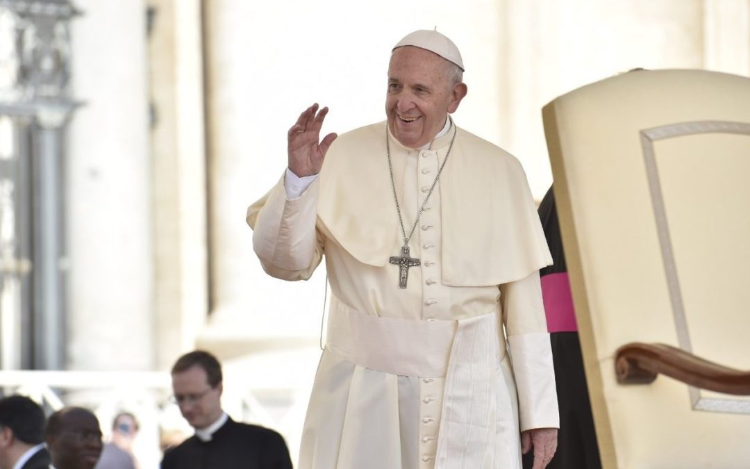 Vaticano: Batismo é um «dom» de Deus na luta contra o mal, diz o Papa