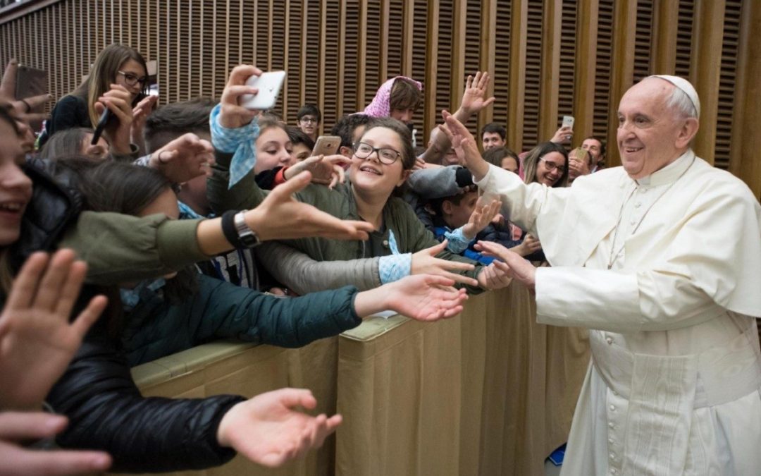 Vaticano: Papa em jornada dupla com mais de 100 mil jovens italianos