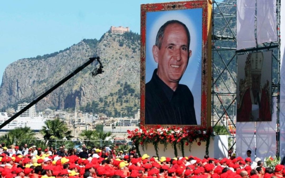 Itália: Papa visita Palermo para homenagear padre assassinado pela Máfia