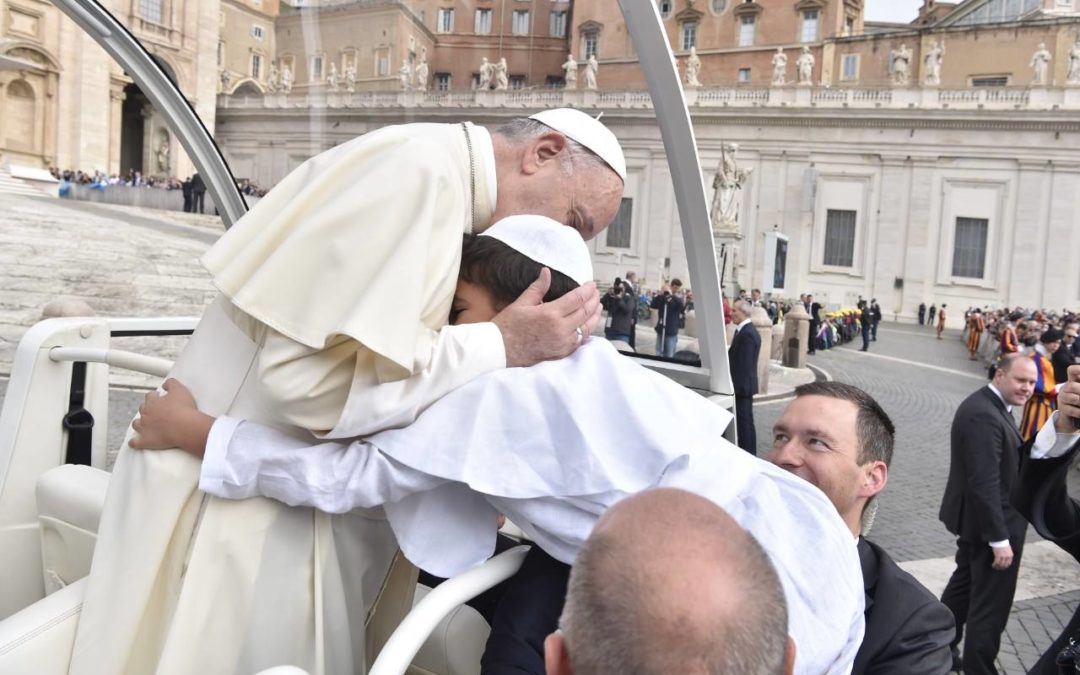 Vaticano: Papa pede fim da «bisbilhotice» que mina a paz nas comunidades católicas (c/vídeo)