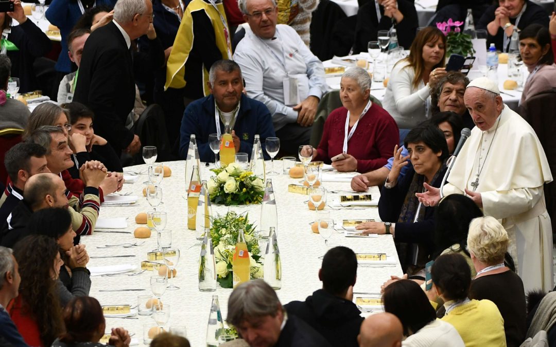 Vaticano: Papa denuncia «consequências sociais dramáticas» da pobreza e condena «aversão» aos pobres