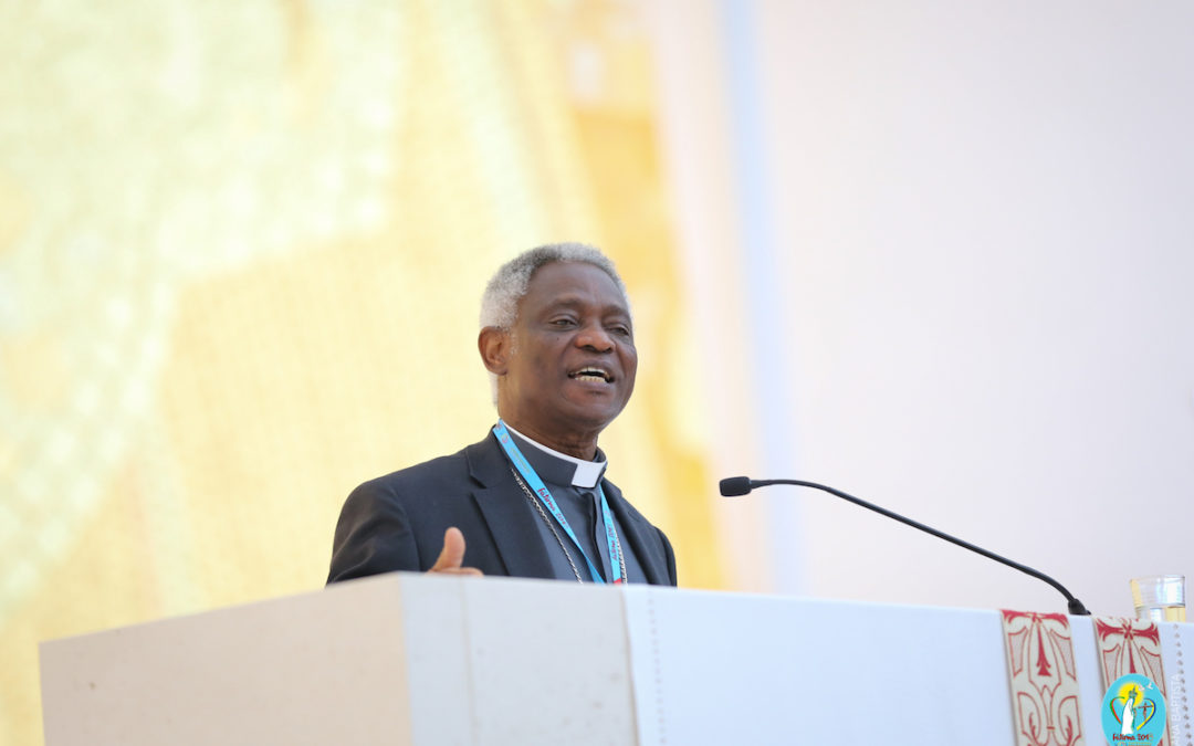Família: Dignidade humana «não vem por decreto» mas por filiação divina – Cardeal Peter Turkson