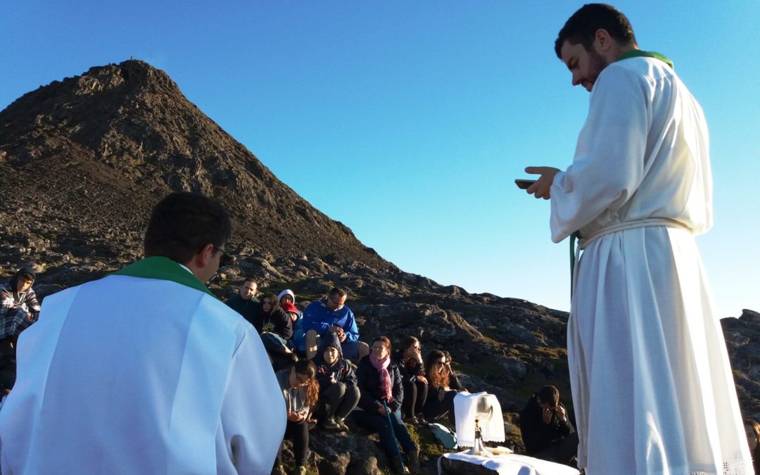Especial: Vigararia de Alcobaça-Nazaré dinamizou missão jovem no ponto mais alto de Portugal (C/fotos)
