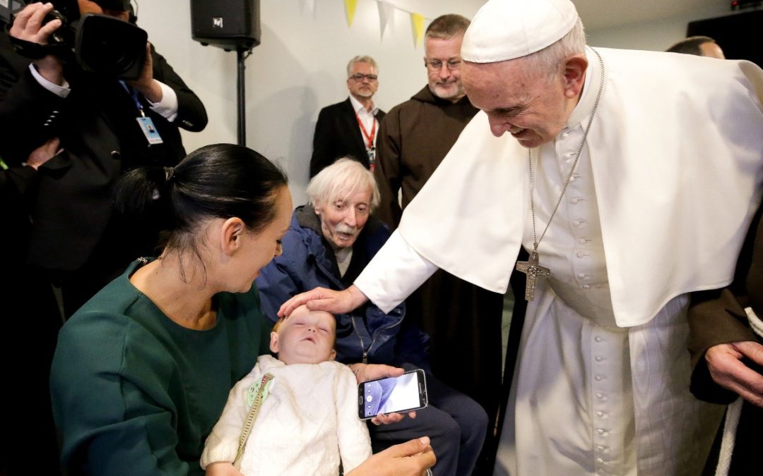 Irlanda: Papa pede aos mais pobres para que «rezem pela Igreja, pelos seus sacerdotes e bispos»
