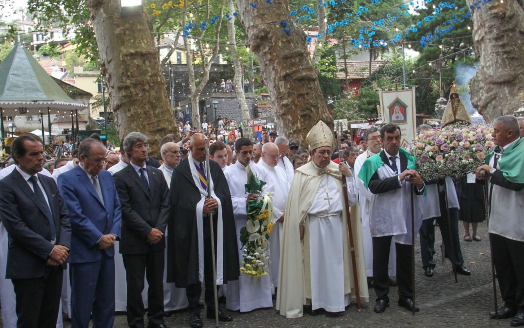 Madeira: Procissão da Senhora do Monte evocou «memória» das vítimas registadas há um ano no Funchal