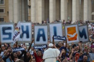Jovens Shalom: 50 anos de sacerdócio do fundador