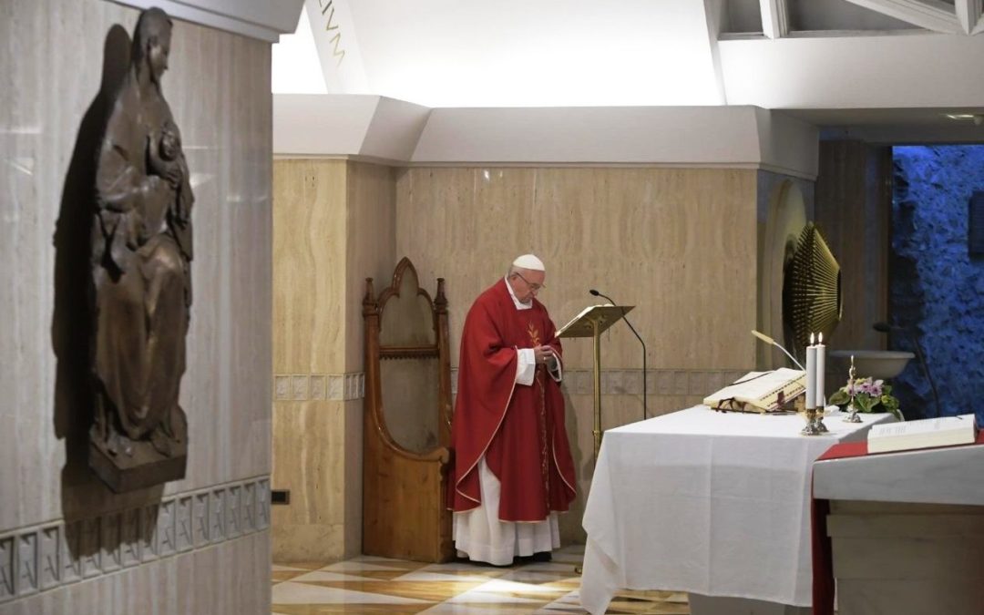 Vaticano: Cruz de Cristo ensina a não temer as derrotas, diz o Papa