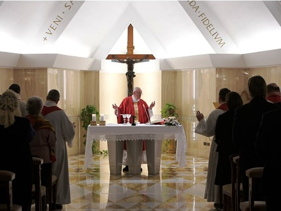 Vaticano: Papa quer mais gratuidade nas igrejas e menos ar de «supermercado»