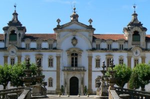 Coimbra: Exposição «A beleza da mulher pela xilogravura de Nunes Pereira»